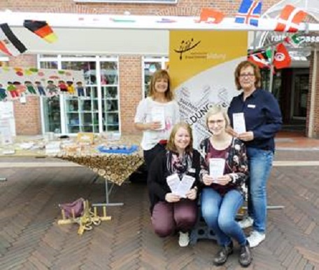 Foto von links nach rechts: Gudrun Krüger-Grundke, SKM Emsland Mitte e.V. Katrin Vorjans, Caritasverband Landkreis Emsland Simone Baalmann, Diakonisches Werk Emsland-Bentheim Anne Deeken-Köbbe, Kath. Erwachsenenbildung Emsland Mitte (KEB) Ehrenamt.jpg