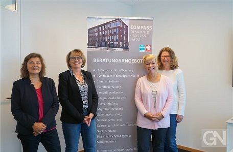Ins Gespräch kommen über die Wohnungsprobleme in der Grafschaft wollen die Beraterinnen (von links) Eveline Gysbers, Dorothea Währisch-Purz, Hildegard Nyboer und Theresia Wilger mit Fachleuten von Stadt, Landkreis, Wohnungswirtschaft und Baubranche. Foto: Masselink